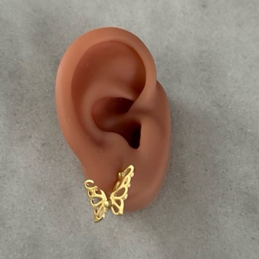 Gold Butterfly Wing Hoop Earrings Brand New

Brand New